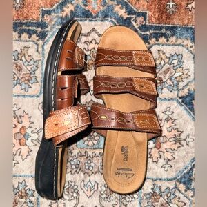 Clarks Women’s Brown Leather Triple-Strap Sandals Size 10 EUC
